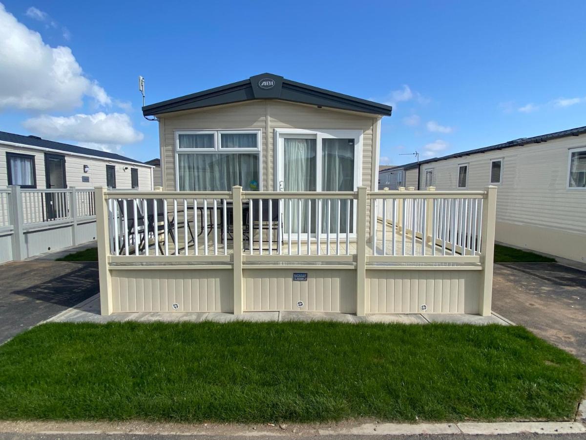 Palm Grove 182 - Pet Friendly, Wifi, Close To Beach And Clubhouse - Golden Palm Resort - Meadow Lakes Caravan & Lodge Hire Skegness Exterior photo